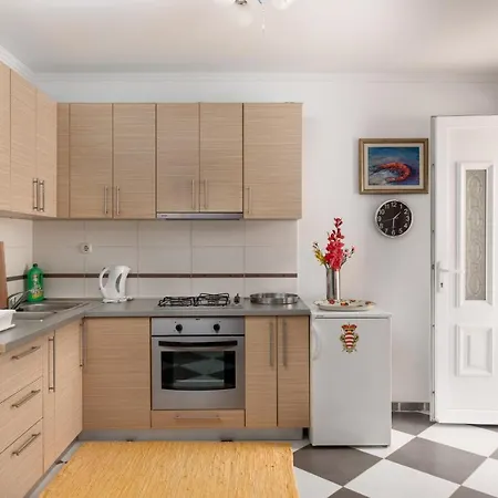 Lägenhet & Boksic *