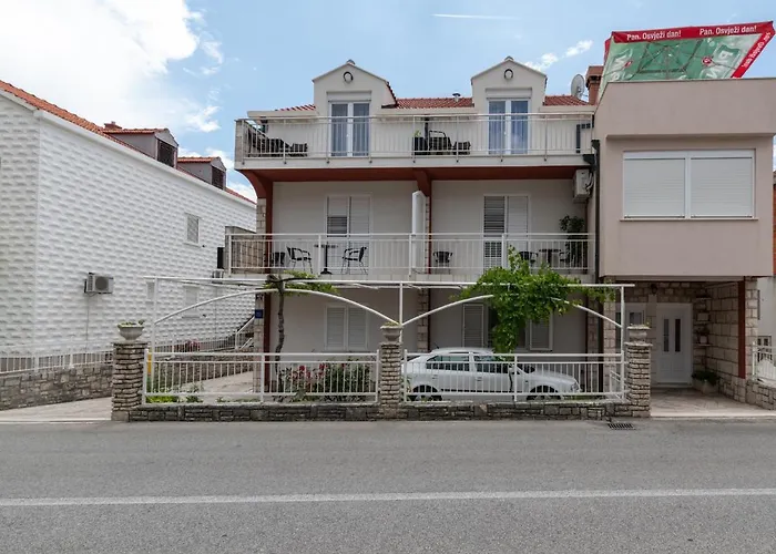 アパート & Boksic ムリニ