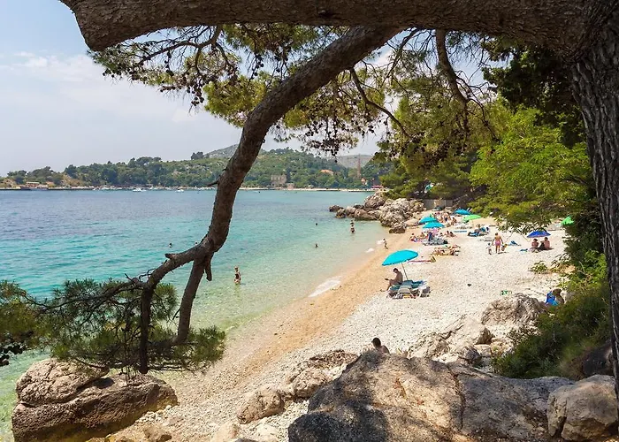 & Boksic アパート ムリニ