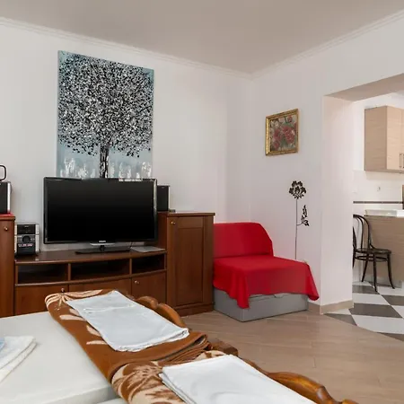 & Boksic شقة مْليني