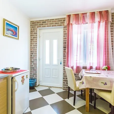 & Boksic شقة مْليني